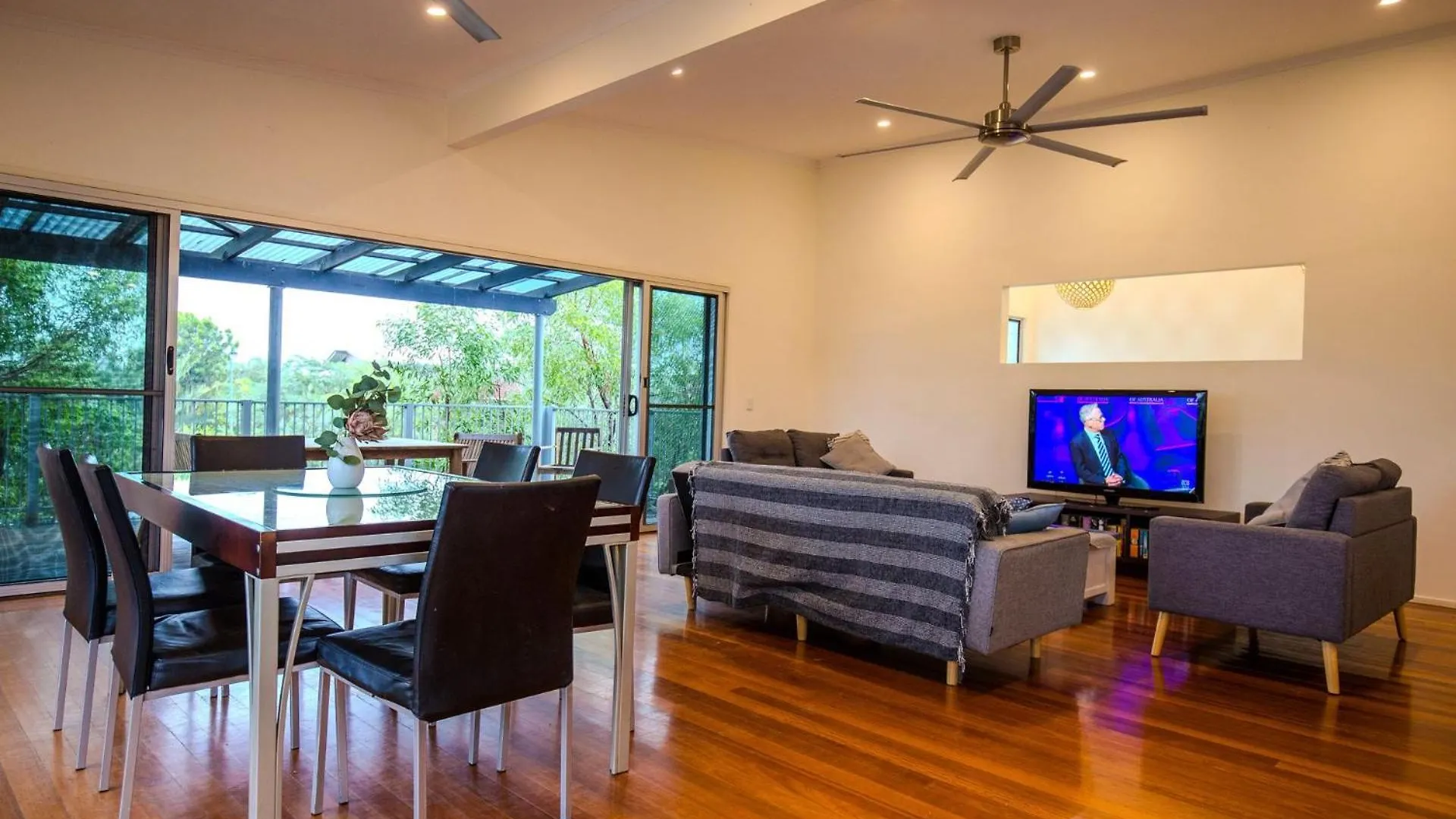Holiday home 4 Coolberry Court - Rainbow Beach. Swimming Pool